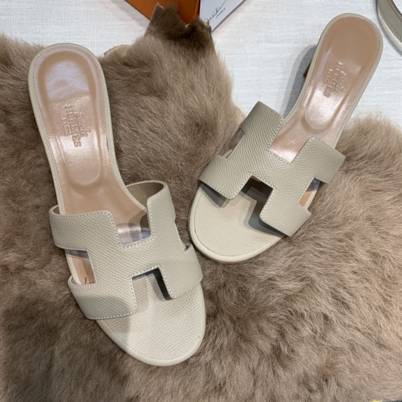 H**mes slippers